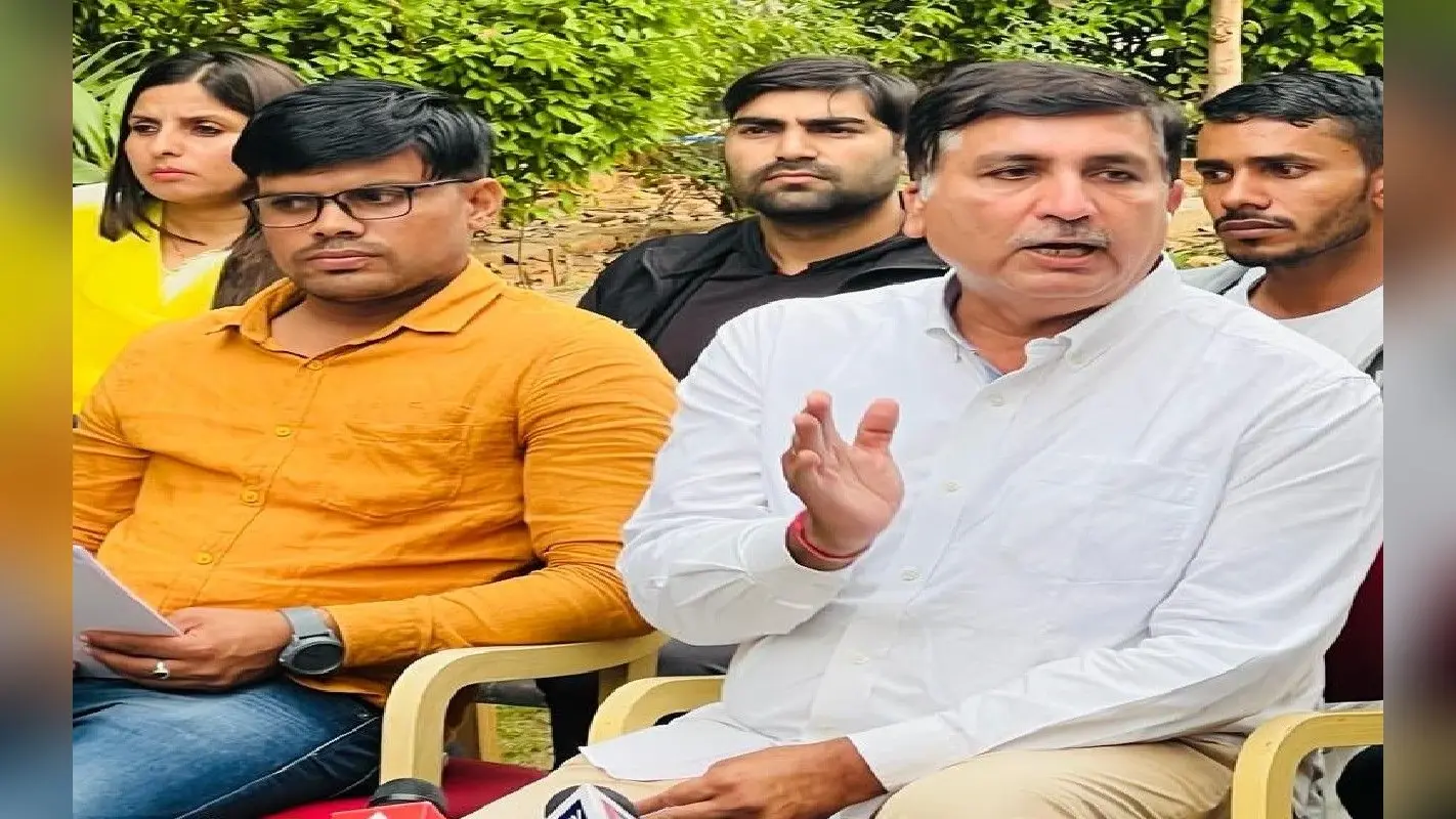 Rajasthan: कांग्रेस नेता हरीश चौधरी ने CM अशोक गहलोत के खिलाफ खोला मोर्चा, OBC आरक्षण को लेकर दी चेतावनी