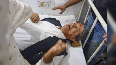 हादसे के शिकार हुए उत्तराखंड के पूर्व सीएम हरीश रावत, डिवाइडर से टकराई कार, जानिए कैसी है हालत