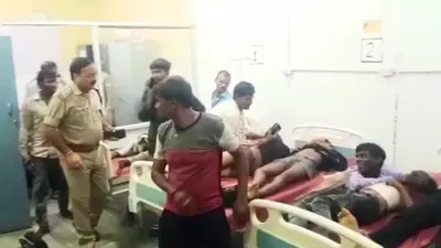 Road Accident: हाथरस में ट्रैक्टर और मैक्स वाहन की टक्कर में चार की मौत, दस घायल