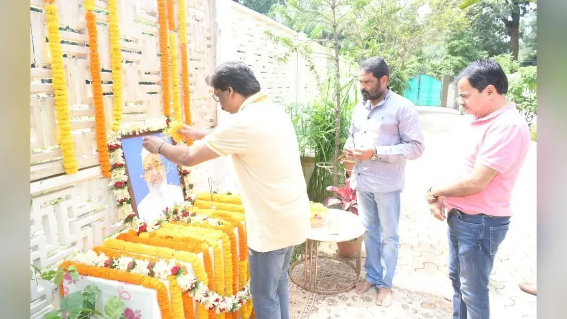 झारखंड के पूर्व मंत्री हाजी हुसैन अंसारी को सीएम ने दी श्रद्धांजलि, बोले-हमेशा दिलों में रहेंगे इनके आदर्श