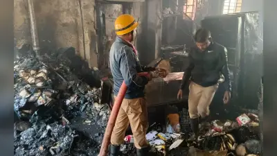 Hazra Clinic Dhanbad News: धनबाद की हाजरा क्लिनिक में कैसे लगी आग, यहां जानें पल-पल का अपडेट