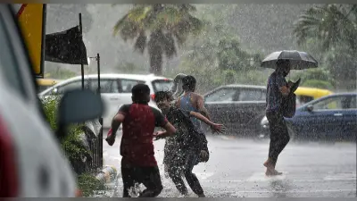 Bareilly Weather Update: तेज हवा के साथ रिमझिम बारिश से भीगा बरेली, गर्मी से राहत के साथ बिजली आपूर्ति ठप