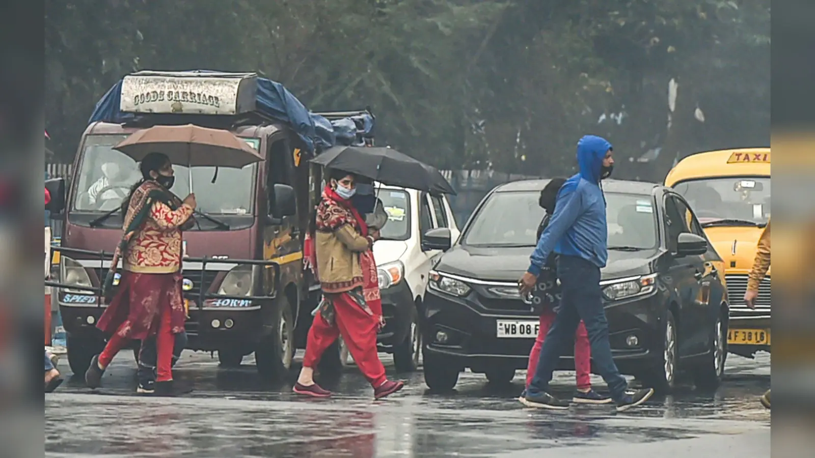 Weather Forecast Updates: कई राज्यों में बारिश, बढ़ी ठंड, अब चलेगी शीतलहर, जानें आज का मौसम
