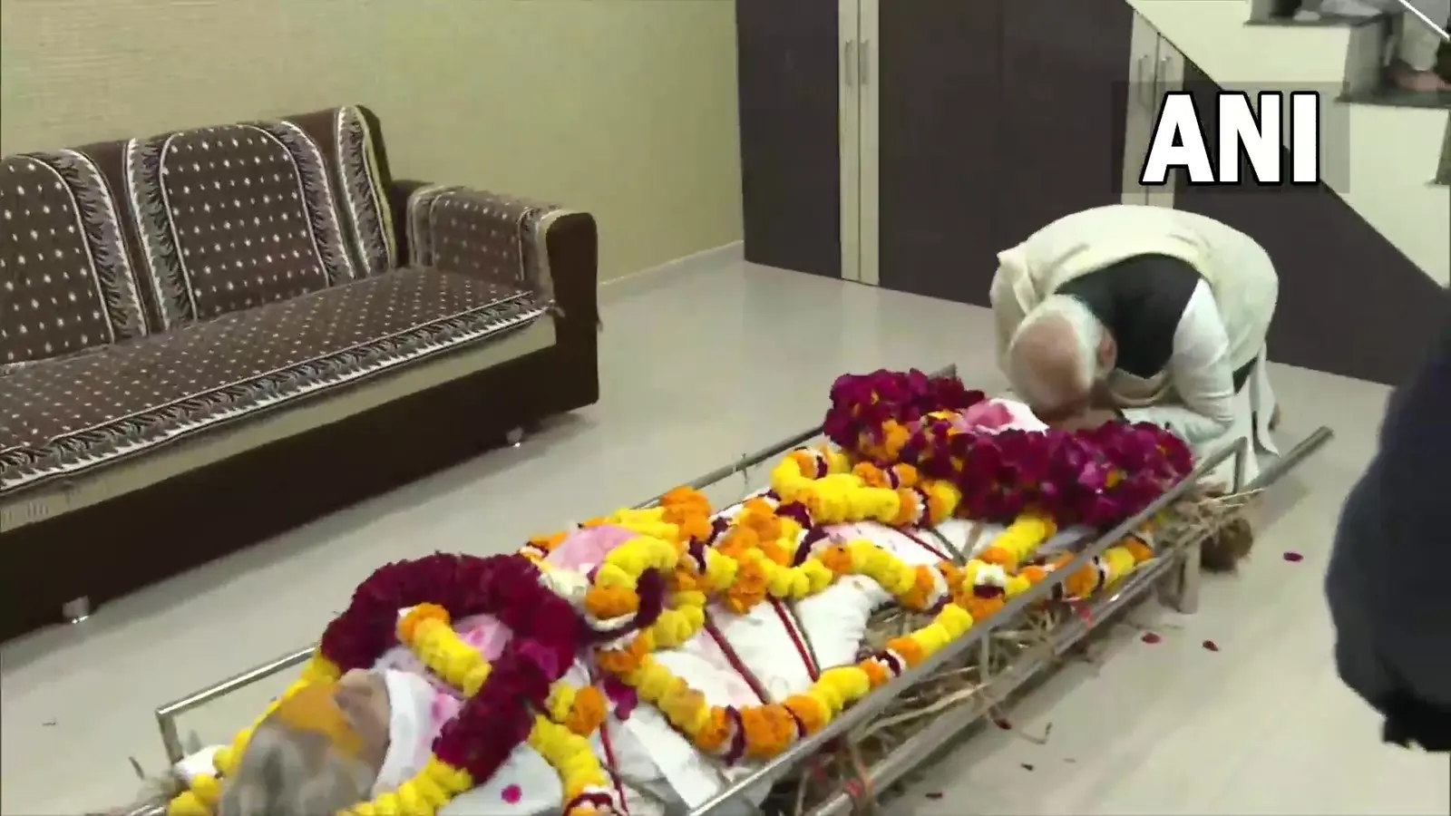 अमेरिका में अपनी मां की कुर्बानियों को याद कर रो पड़े थे PM मोदी, दुनिया को बताया उनके संघर्षों की कहानी