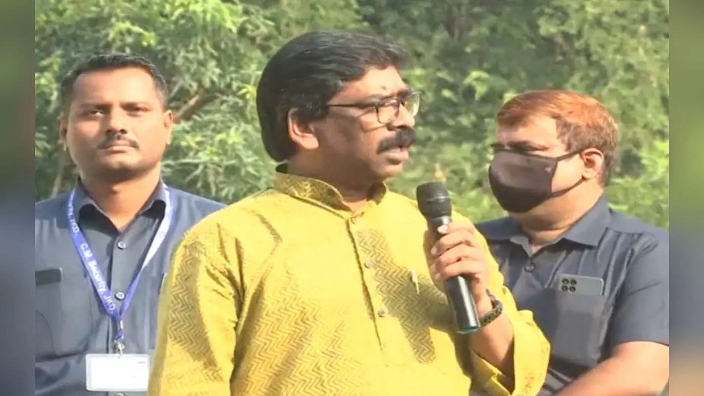 CM हेमंत सोरेन ने ED को सौंपा अपनी संपत्ति का ब्योरा, अवैध खनन मामले में पूछताछ के दौरान मांगी थी जानकारी