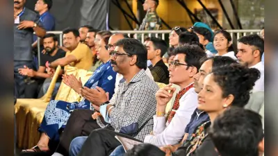 India vs SA 2nd ODI: परिवार संग JSCA इंटरनेशनल क्रिकेट स्टेडियम पहुंचे CM हेमंत सोरेन, मैच का लिया आनंद