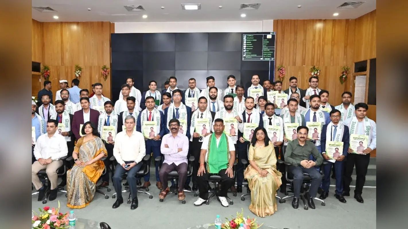झारखंड: शिक्षक समेत कई पदों पर होगी बंपर बहाली, 93 अभ्यर्थियों को नियुक्ति पत्र सौंपकर बोले सीएम हेमंत सोरेन