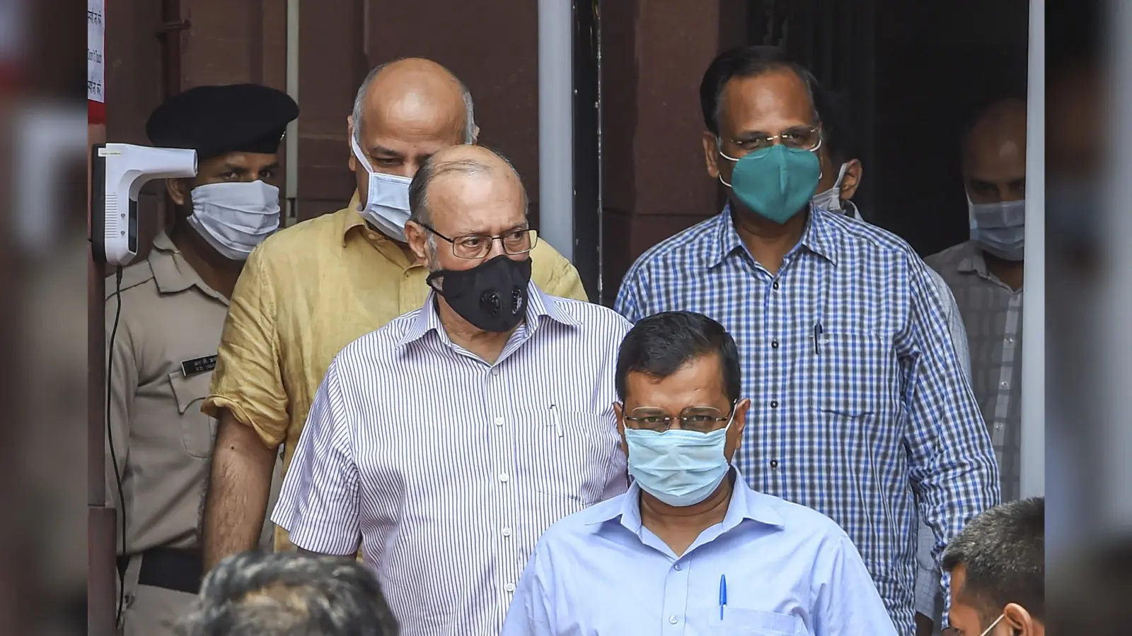 Bharat Bandh: भारत बंद के बीच दिल्ली पुलिस ने CM केजरीवाल को किया नजरबंद, AAP का गृह मंत्रालय पर आरोप