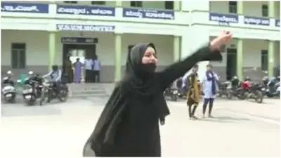 हिजाब विवाद में पाकिस्तान का पैंतरा, भारतीय दूतावास प्रभारी को किया तलब, कही यह बात