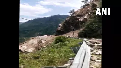 Weather Report LIVE : हिमाचल प्रदेश के किन्नौर में बड़ा हादसा, भूस्खलन में बस दबी, कई लोग दबे