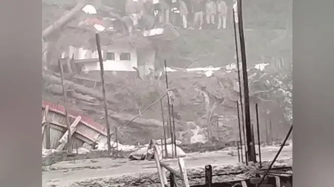 हिमाचल प्रदेश में बारिश का कहर, शिमला में भूस्खलन, सोलन में बादल फटा, 16 लोगों की मौत