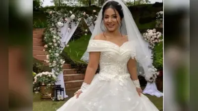 हिना खान ने व्हाइट गाउन में शेयर किया ये खूबसूरत VIDEO, ‘नागिन’ एक्ट्रेस को देख लोग कर रहे ऐसे कमेंट