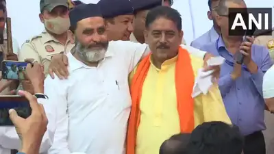Jahangirpuri Violence: जहांगीरपुरी हिंसा के बाद साथ आए हिंदू-मुस्लिम पक्ष, बोले- हम खुद बुझाएंगे आग