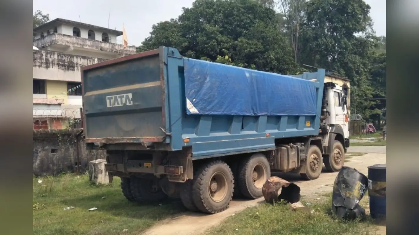 झारखंड: ओडिशा के चालान पर बालू की हो रही तस्करी, तीन हाइवा जब्त, एनजीटी की रोक के बावजूद माफिया सक्रिय