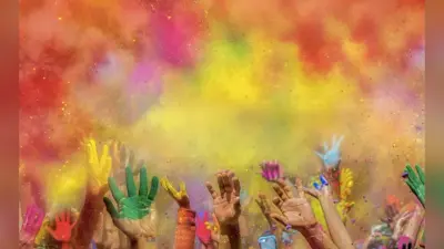Holi 2023: कब है होली? ट्रेन का रिजर्वेशन कराने से पहले जानें सही तारीख, मथुरा जानें वाले इसका रखें खास ध्यान