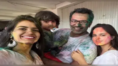 TMKOC की ‘रीटा रिपोर्टर’ ने ‘पुरानी सोनू’ संग मनाई होली, शेयर की गुलाल से सने चेहरों की फोटोज