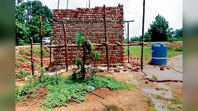 नेतरहाट स्कूल की जमीन पर अतिक्रमण, अनधिकृत रूप से मकान का हो रहा निर्माण