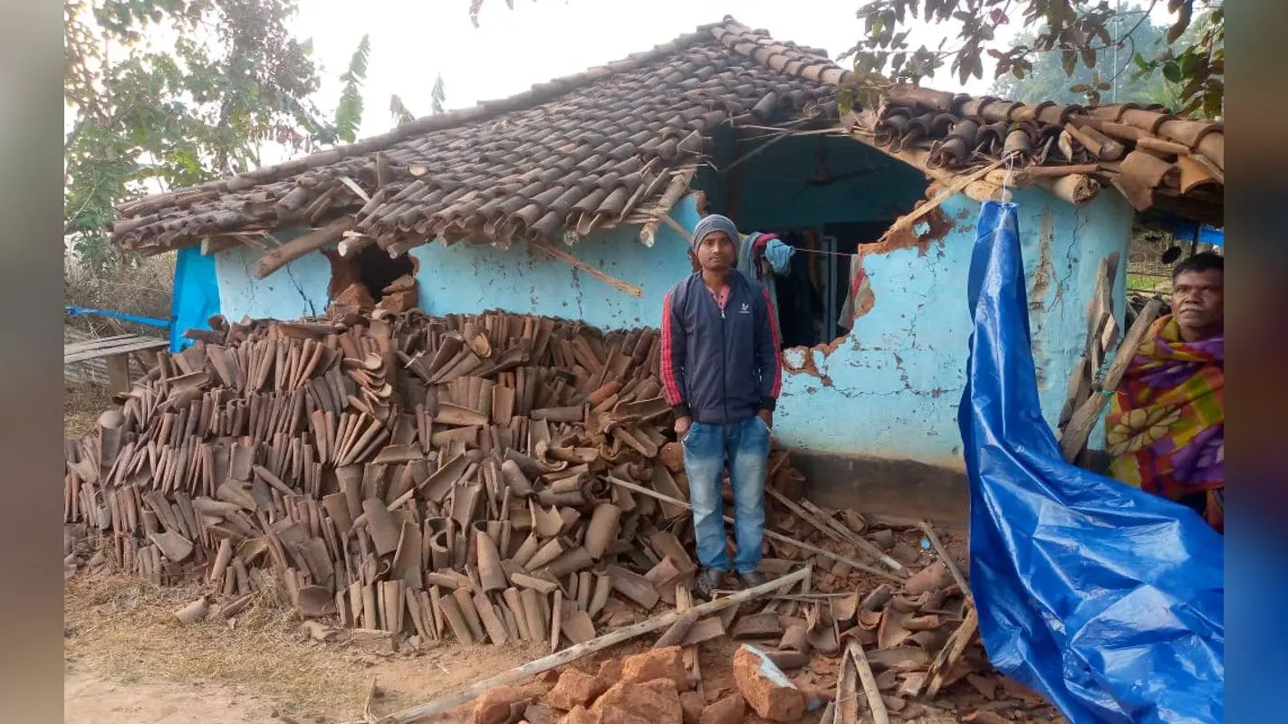Jharkhand News: गुमला में हाथियों का उत्पात जारी, कई घरों को तोड़ा, रतजगा करने को विवश हैं ग्रामीण