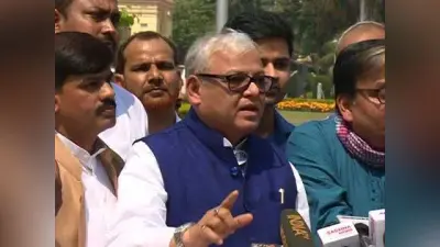 तेजस्वी कर रहे मंत्री मेवालाल के बहाने नीतीश पर हमला, RJD सांसद दे आये शिक्षामंत्री बनने की बधाई
