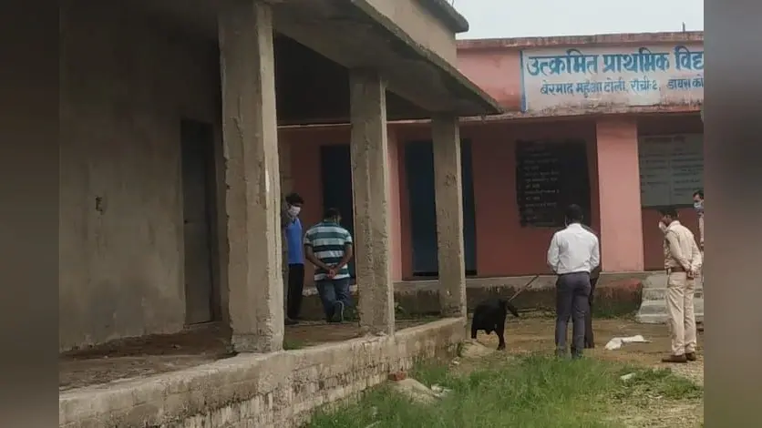 रिम्स में लालू प्रसाद की सुरक्षा में तैनात एएसआई कामेश्वर रविदास की पत्थर से कूचकर हत्या, जांच में जुटी पुलिस