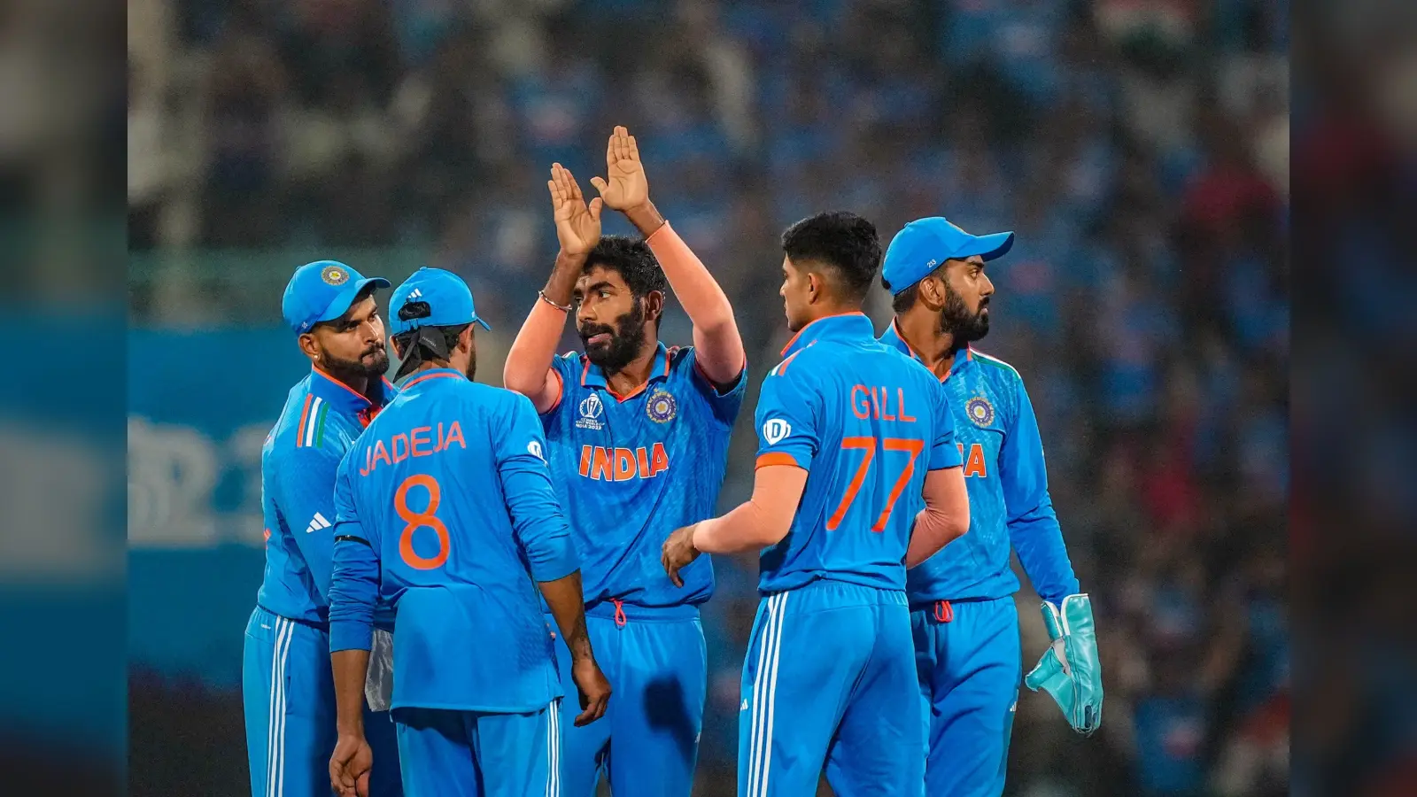 World Cup 2023: इकाना में काली पट्टी बांधकर क्यों मैदान पर उतरी भारतीय टीम, जानिए क्या है वजह