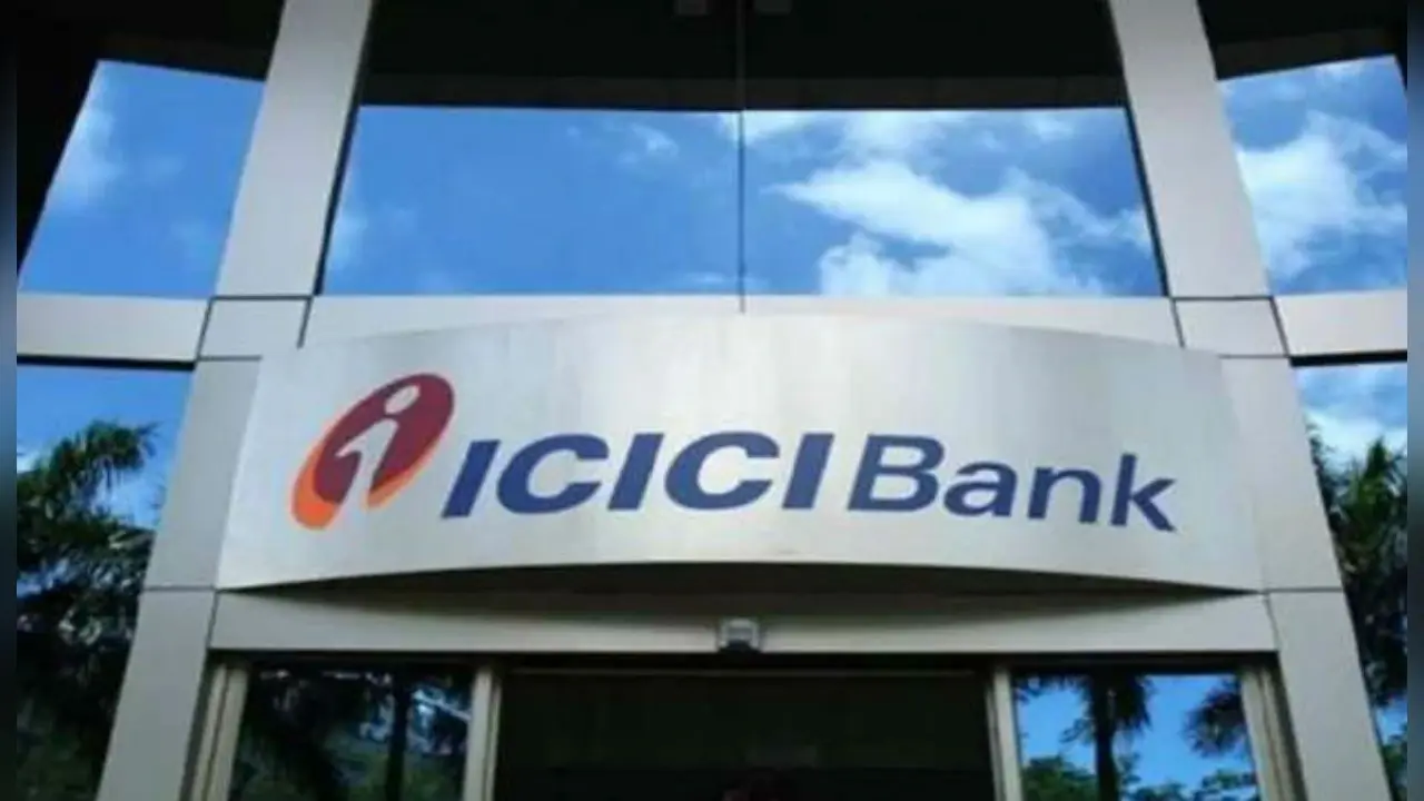 ICICI Bank ने ग्राहकों को दी बड़ी राहत, अब डेबिट कार्ड से भी मिलेगा लोन, जानिए कैसे मिलेगा लाभ