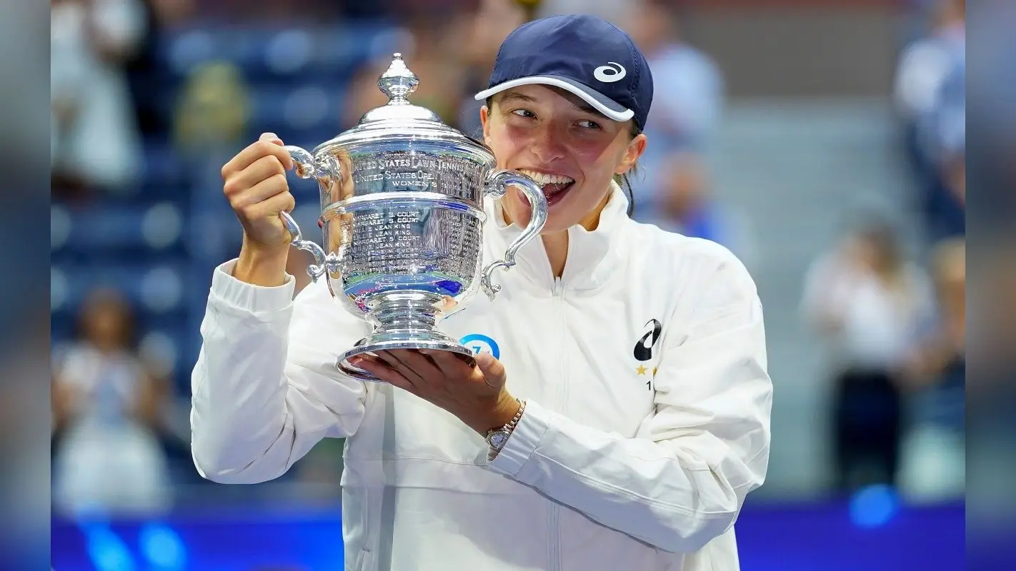 US Open 2022: इगा स्वियातेक बनी यूएस ओपन की नई चैंम्पियन, फाइनल में जाबूर को हराकर पहली बार जीता खिताब