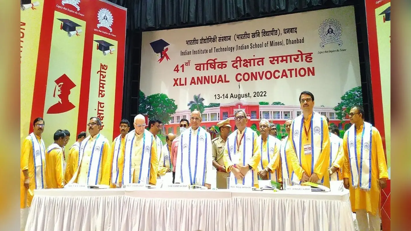 IIT ISM Convocation: दीक्षांत समारोह में 1978 को मिलीं डिग्रियां, राज्यपाल रमेश बैस ने दिया ये मंत्र