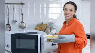 Home Care Tips : कैसे क्लीन रखें माइक्रोवेव ओवन, आजमाएं ये उपाय