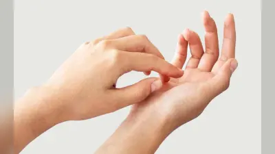 Itchy Palm Sign: बाएं हाथ में खुजली होने का क्या मतलब है? जानें हथेलियों में हो रही इचिंग क्या देती है संकेत