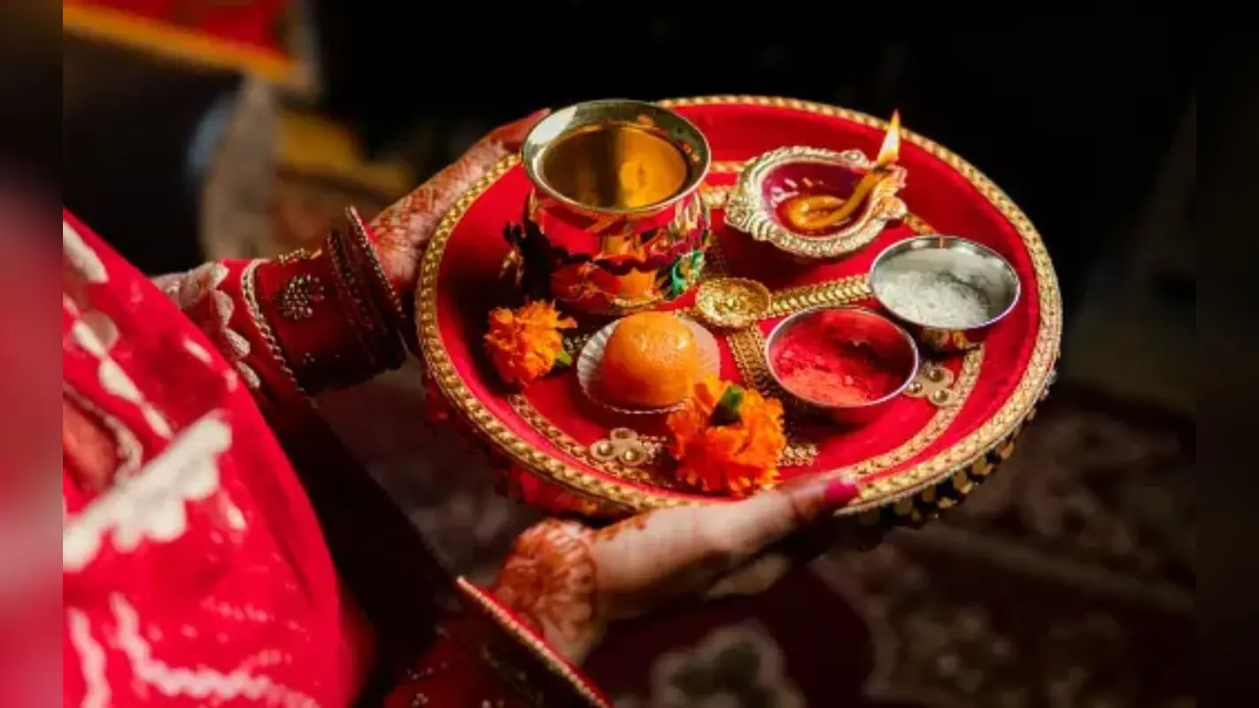 Karwa Chauth 2023: बुधवार को है करवा चौथ का व्रत, नोट कर लें शुभ मुहूर्त-पूजा विधि, सामग्री और चंद्रोदय का समय