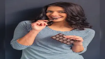 पीरियड्स में चॉकलेट खाने का क्या होता है असर? जानें क्या सच में मिलती है राहत!