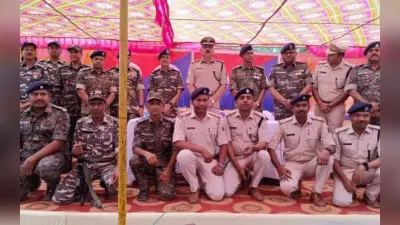 चतरा नक्सली मुठभेड़ में शामिल पुलिस पदाधिकारी व जवानों का डीजीपी ने बढ़ाया हौसला, किया सम्मानित