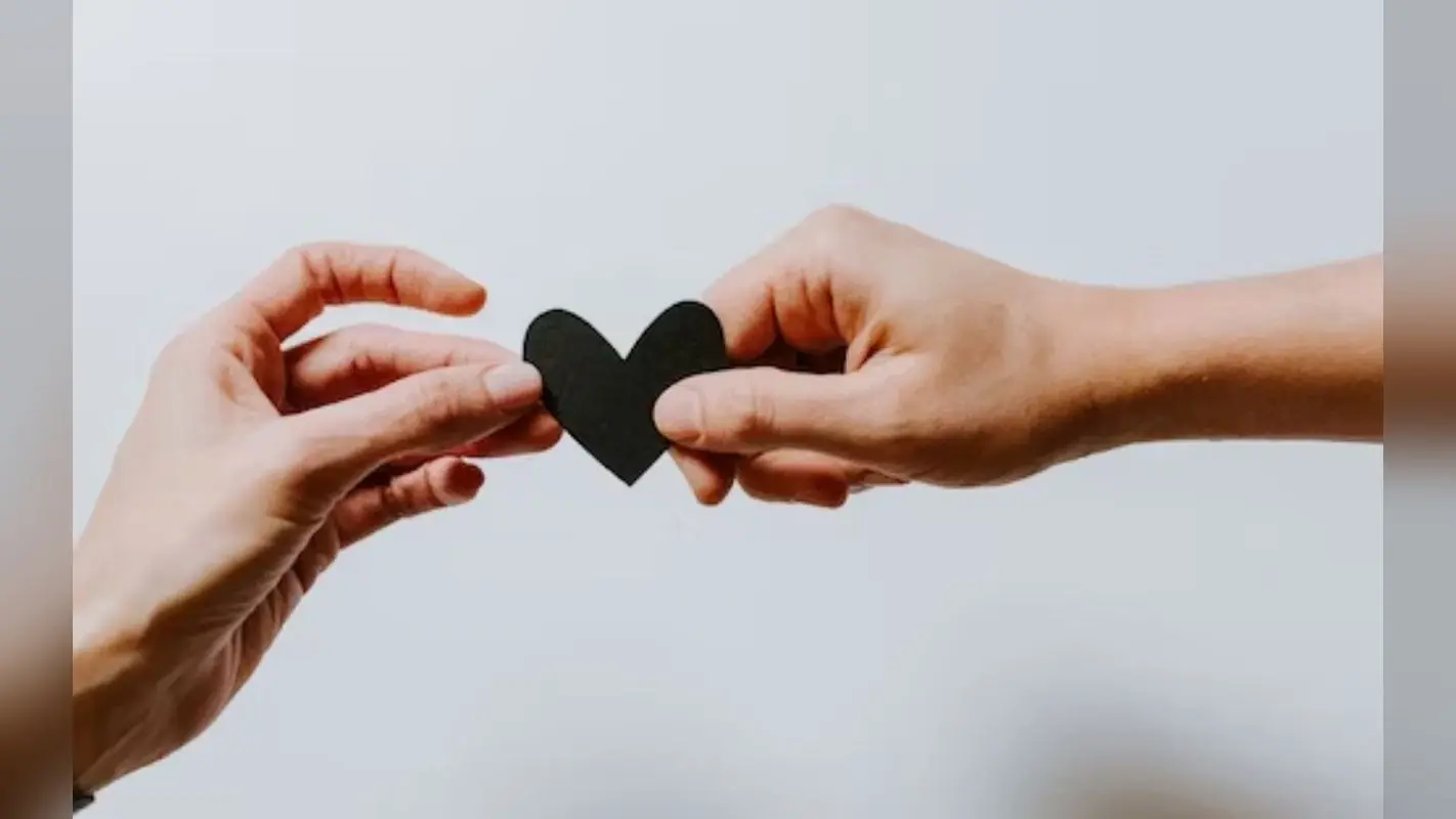 Long Distance Relationship के कारण रिश्ते में आ रही दूरी, अपनाएं ये टिप्स, प्यार रहेगा बरकरार