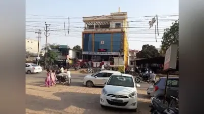 गोरखपुर: सर्जन डॉक्टर पर लगा लापरवाही का आरोप, मरीज के सीने को एक तरफ स्टेप्ल और दूसरी तरफ की सिलाई