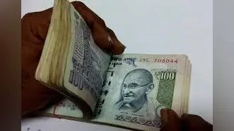 कोरोना संकट के बीच सरकार सबको दे रही है 1000 रुपये, जानें इस फर्जी दावे का सच