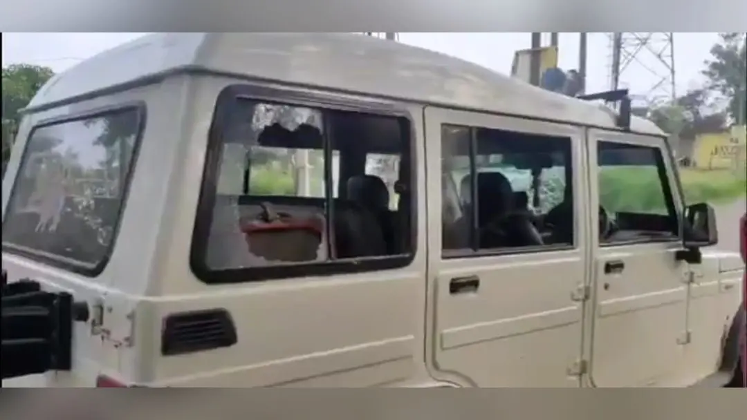 पंचायत चुनाव के दौरान सीतामढ़ी में जमकर पथराव, कई पुलिसकर्मी जख्मी, डीएसपी का वाहन क्षतिग्रस्त