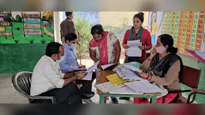 अलीगढ़ के डीएम ने क्यों कहा राजनीतिक दलों को बीएलओ तैयार करने की है जरूरत, जानें पूरा मामला