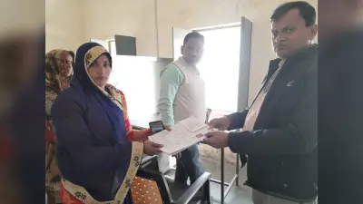 Aligarh News: पंचायत उपचुनाव में 98 प्रत्याशियों ने भरे पर्चे, 77 का निर्विरोध चुनना तय