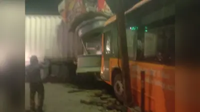 Road Accident: कानपुर में अनियंत्रित बस ने कई लोगों को रौंदा, दो की मौत, प्रियंका गांधी ने जताया दु:ख