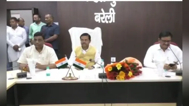 बरेली में केंद्रीय मंत्री बीएल वर्मा का विपक्ष पर हमला, बोले- राष्ट्रीय ध्वज का न करें अपमान