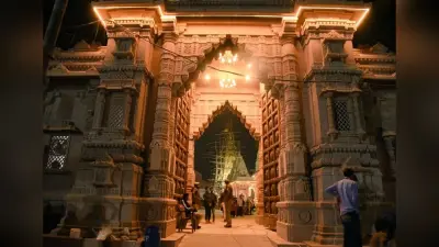 Varanasi News: काशी विश्वनाथ धाम में पहुंचे झारखंड के तीन संदिग्ध, सुरक्षा एजेंसियां अलर्ट, पूछताछ जारी