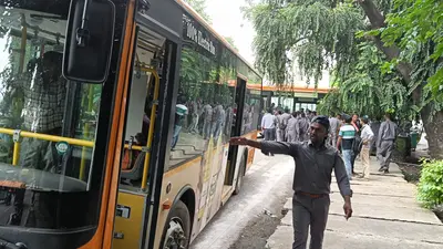 गोरखपुर में इलेक्ट्रिक बस सेवा हुई बंद, ड्राइवर-कंडक्टरों ने की हड़ताल, जाने क्या है मामला