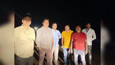 UP News: अवैध खनन रोकने पहुंचे तहसीलदार और नायब तहसीलदार पर जेसीबी चढ़ाने की कोशिश, दोनों अधिकारी घायल