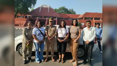ताज सुरक्षा कर्मियों की आवभगत से गदगद हुईं विदेशी पर्यटक डेनिस विलियम, फतेहपुर सीकरी की घटना को भूल गईं