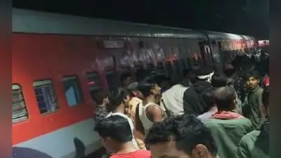 Bihar Train News: बर्निंग ट्रेन बनने से बची कोलकाता-दरभंगा स्पेशल, बिहार में ग्रामीणों की सूझबूझ से टला बड़ा रेल हादसा