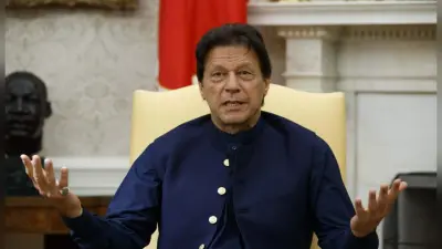 LoC पर संघर्ष विराम समझौता के बाद पीठ में छूरा घोंपने की फिराक में पाकिस्तान, कश्मीर पर इमरान ने किया जहरीला ट्वीट