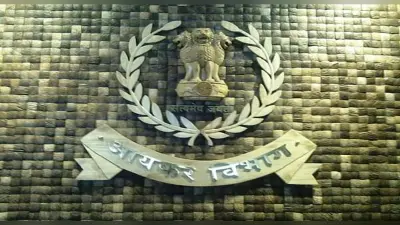 IT Raid: लखनऊ में चार कारोबारियों के ठिकानों पर आयकर विभाग की छापेमारी, तीन करोड़ कैश बरामद