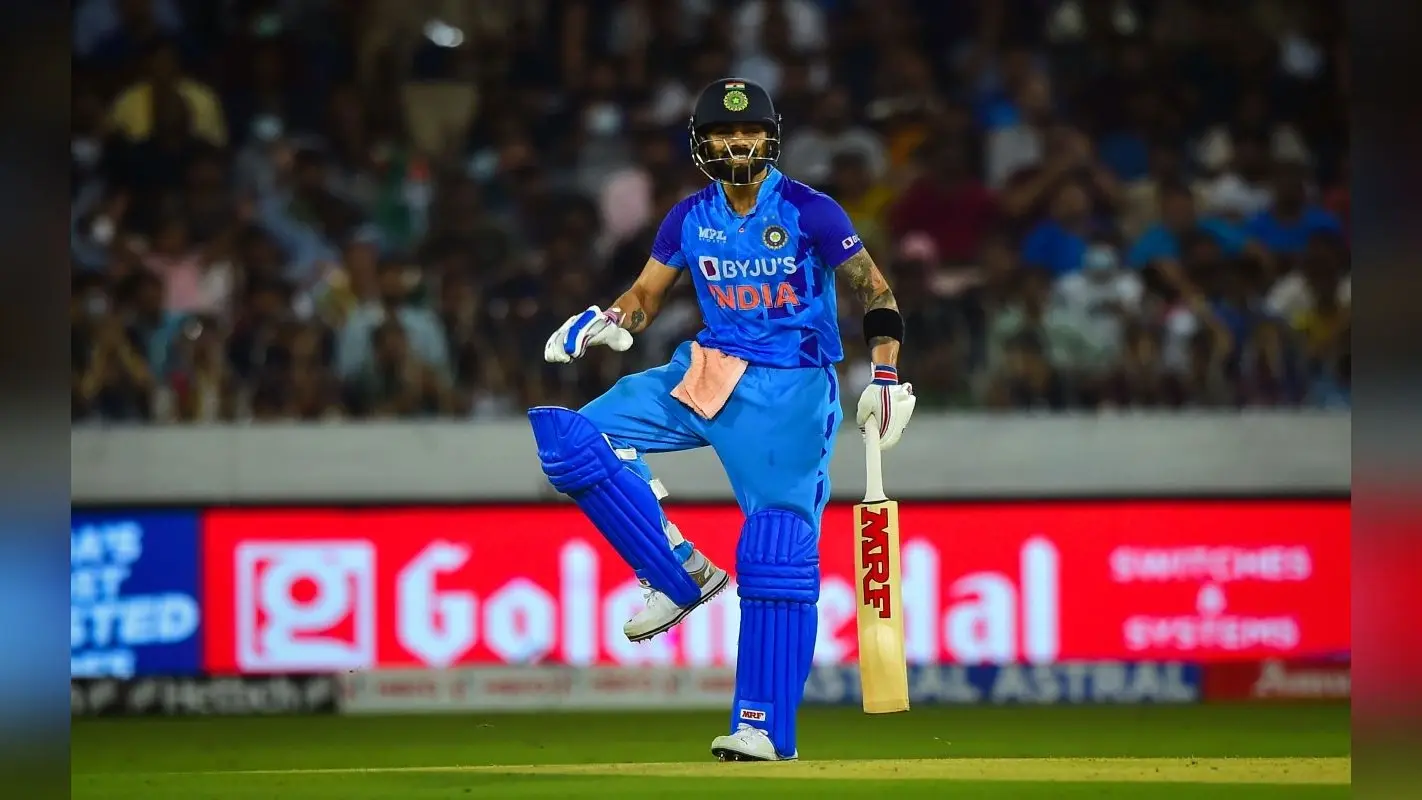 IND vs AUS: सूर्याकुमार बने मैच के हीरो, अक्षर सीरीज के सर्वश्रेष्ठ प्लेयर, कोहली को भी मिला ये अवार्ड