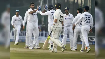 India vs New Zealand: कानपुर टेस्ट ड्रॉ होते ही निशाने पर आये अंपायर नितिन मेनन, सोशल मीडिया पर मीम्स की बाढ़